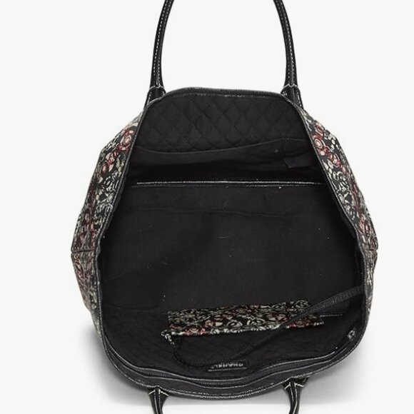 🌟CHANEL! COCO red logo tote. removable pouch. - Picture 10 of 11